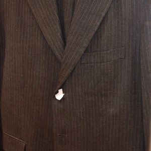 Pre owned size 40 regular  Merona Grey stripped Suit.